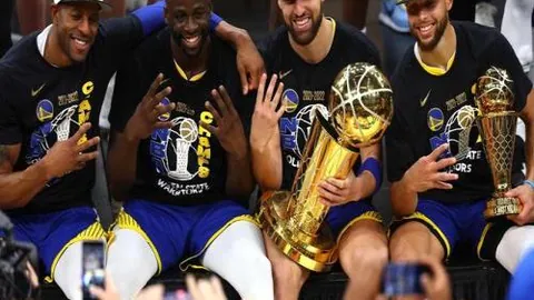 巴黎新星中场迪亚瓦拉转会加盟里昂队