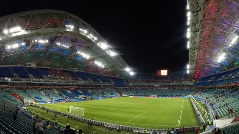 郑钦文26日晨7时挑战萨巴伦卡，世界第一瞄准连续六连胜对决